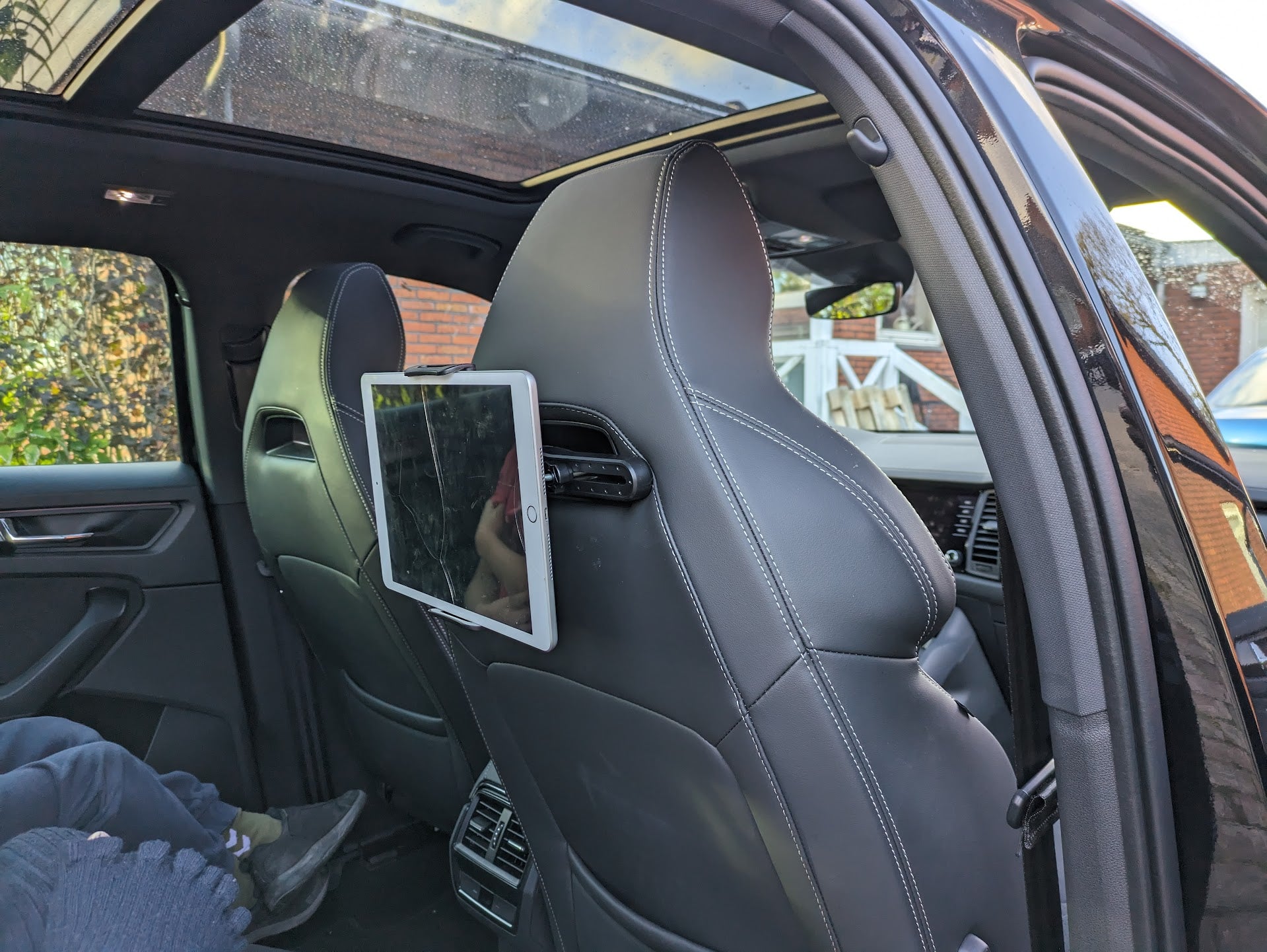 Skoda kodiaq tablet deals holder